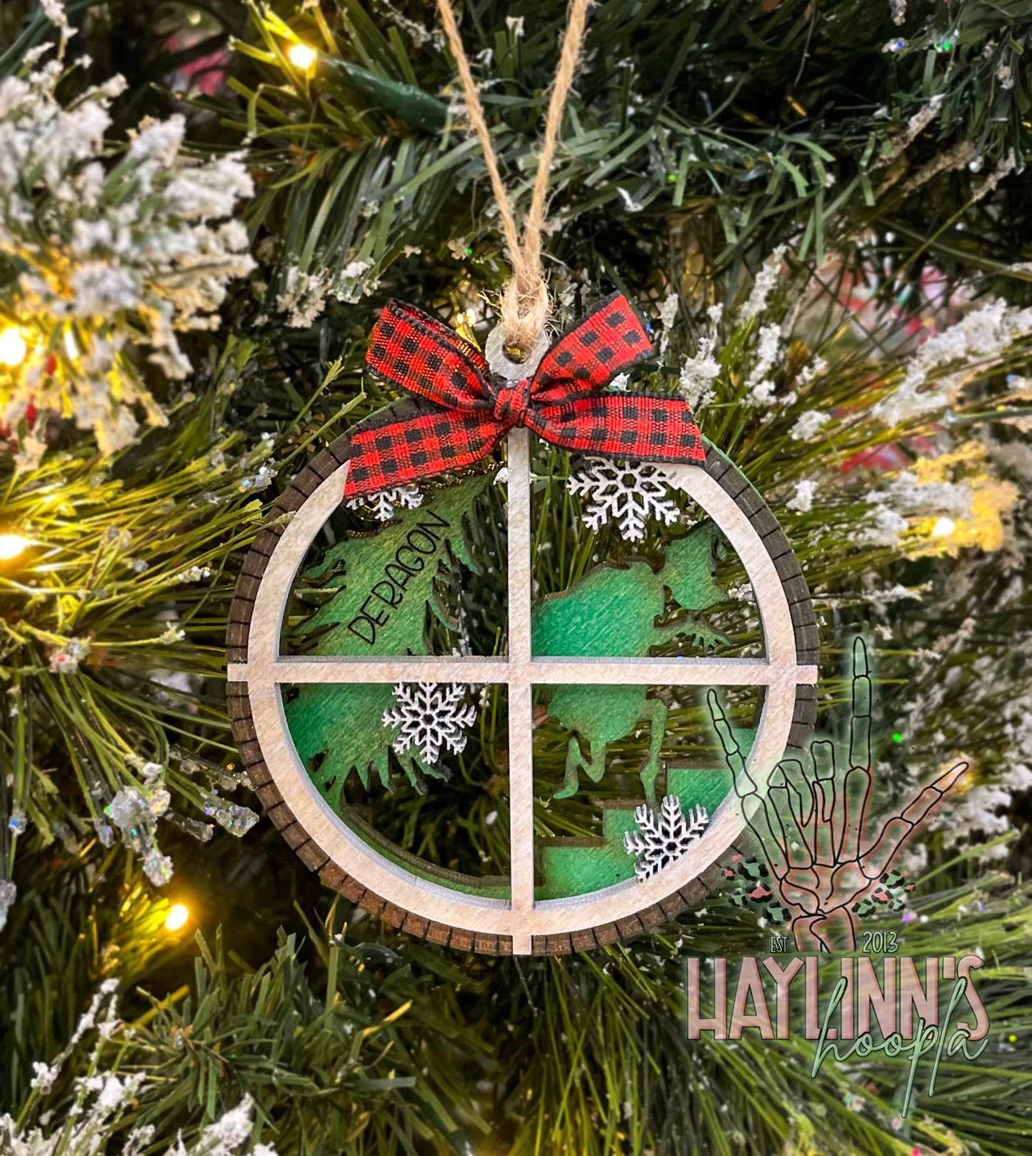 Stealing Christmas {3D LIVING HINGE} Wood Christmas Ornament